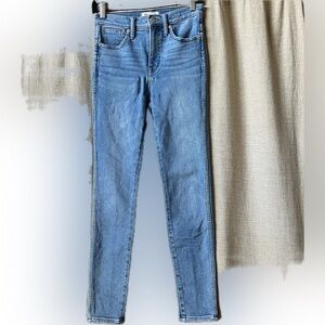 Madewell 10”  high rise skinny jeans lighter wash 26 x 28”